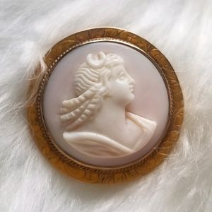 Antique Angel Skin Cameo Brooch/Pendant